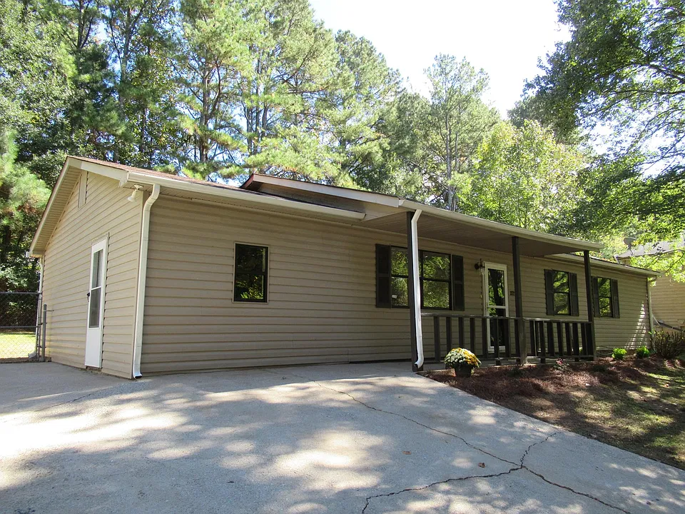 2772 Melanie Ln