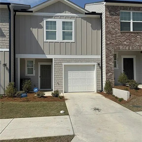 3009 Acacia Cir — Photo 1