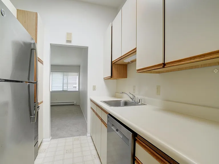 2031 43rd Ave E #F — Photo 15