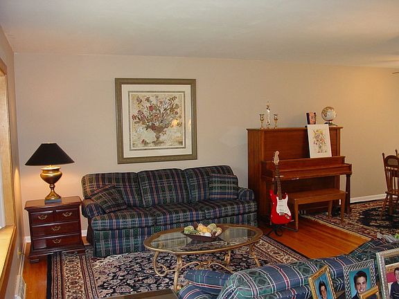 2nd image of 108 S Dwyer Ave