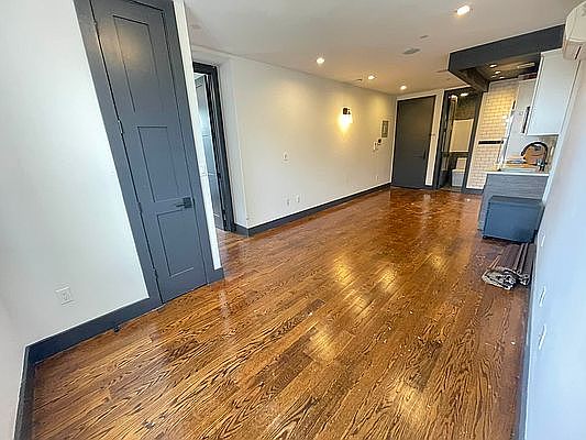 5th image of 702 Rogers Ave #4M