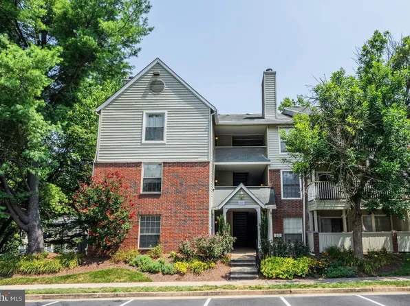 12153 Penderview Ln APT 2003, Fairfax, VA 22033