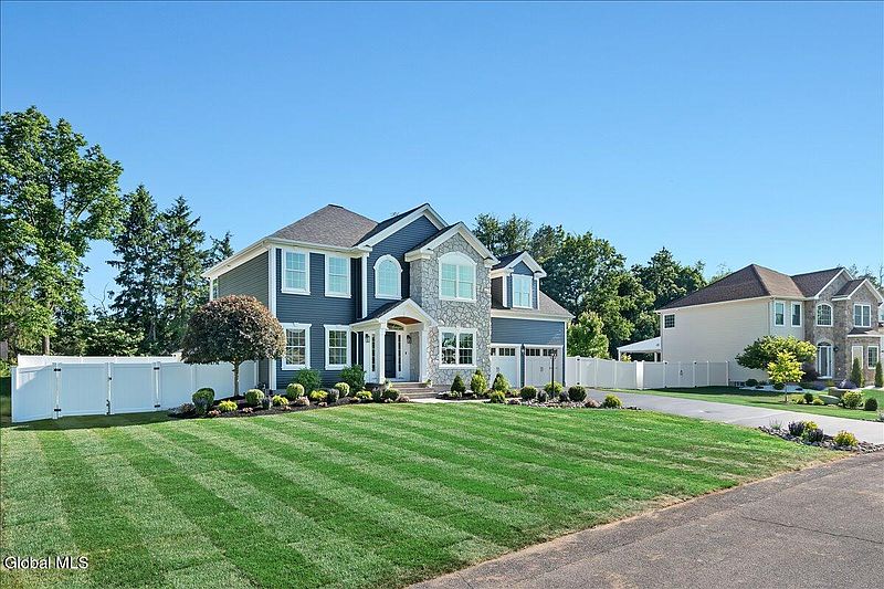 2nd image of 7 Pond View Drive