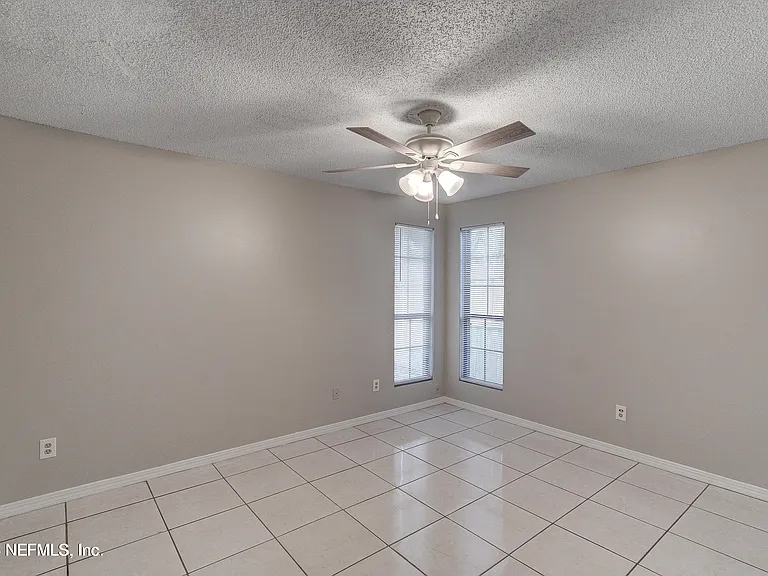 4641 Yerkes St — Photo 13
