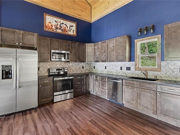 2nd image of 78 Lake Top Ln