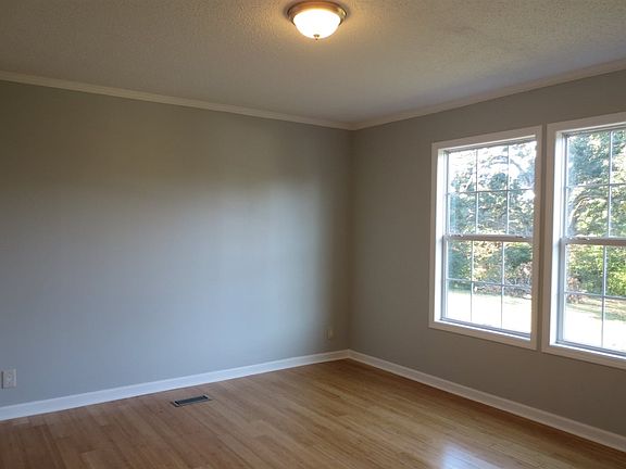 4th image of 234 Englishman Dr