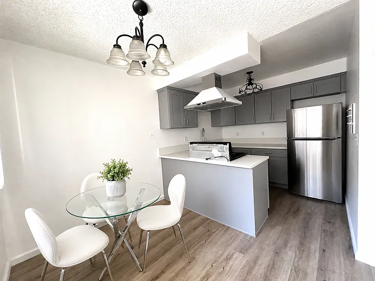 365 W Milford St #3 — Photo 3