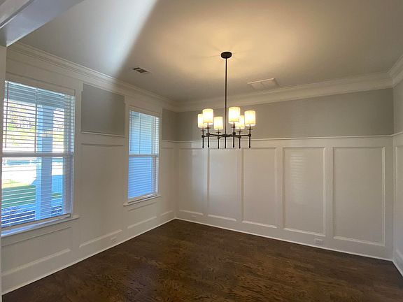 4th image of 637 River Oaks Lane