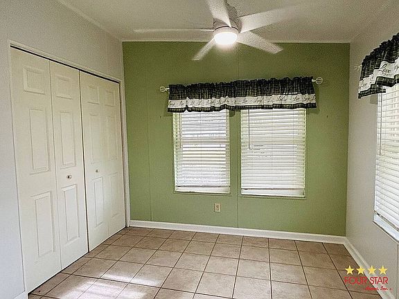 4th image of 121 N Lake Dr