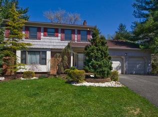 23 Deer Run Ct, East Brunswick, NJ 08816