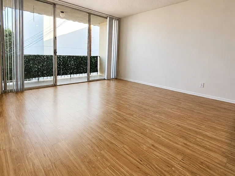 1447 S Saltair Ave #208 — Photo 21