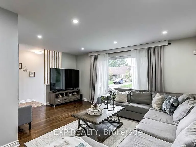 72 Billington Cres #UPPER — Photo 6