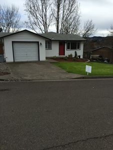 466 Corona Loop Rd, Roseburg, OR, 97471