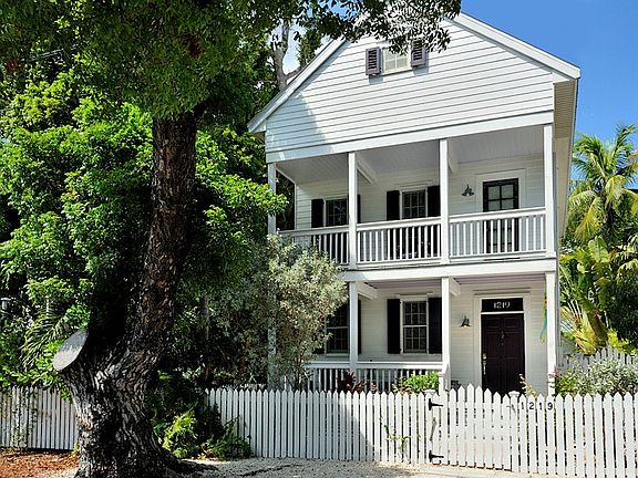 2nd image of 1219 Margaret St