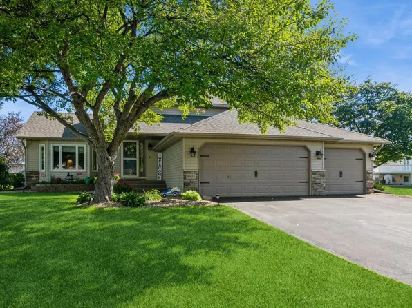 8935 Regent Pkwy, Minneapolis, MN 55443