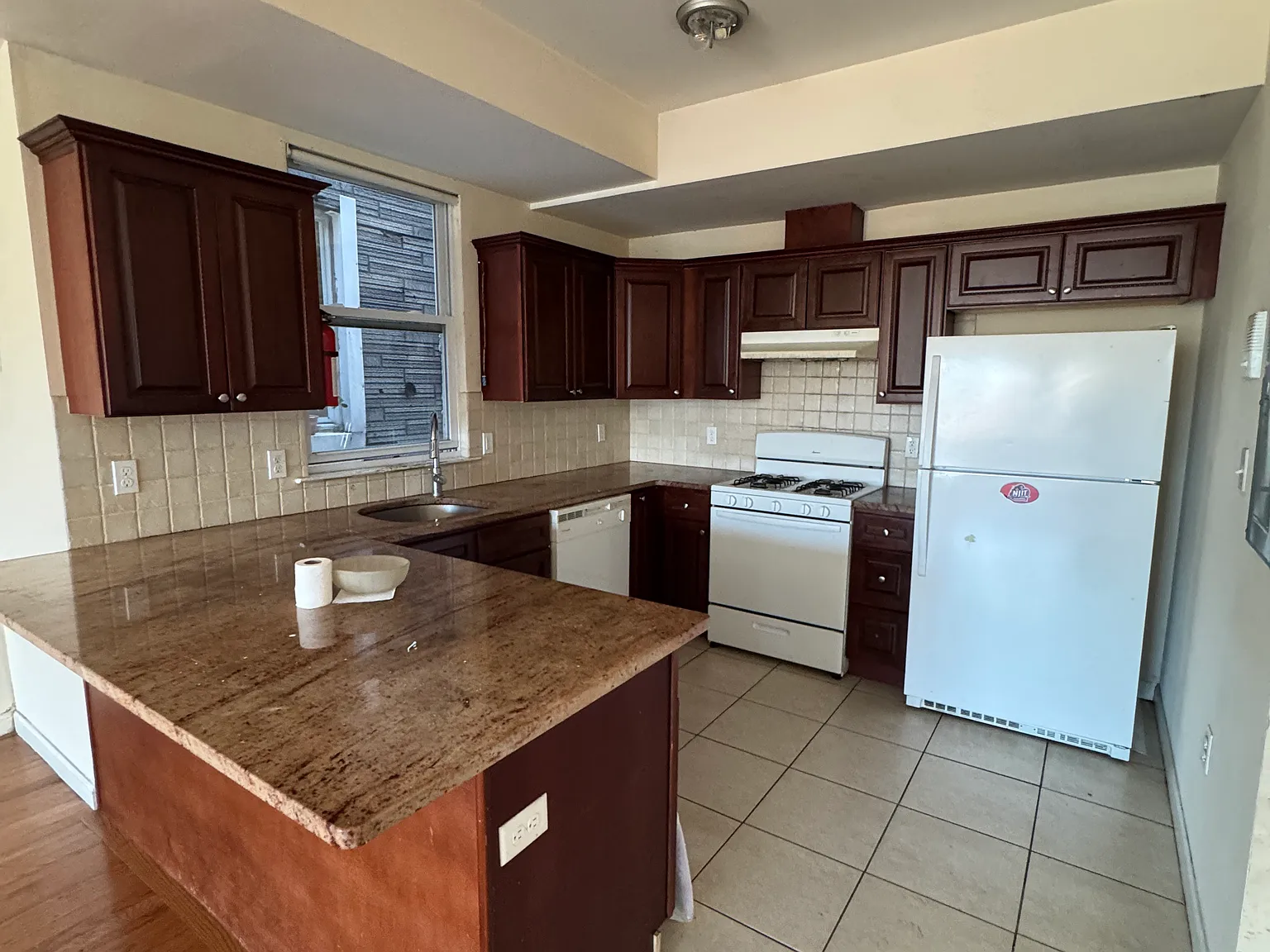 2 bed, 2.5 bath, $2,700 — Photo 1