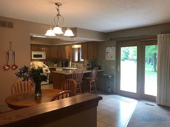 3rd image of 1833 Wood Cree Ct