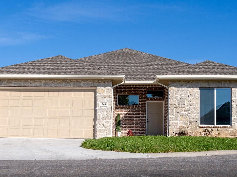 744 N Thornton Ct, Wichita, KS 67235 Zillow