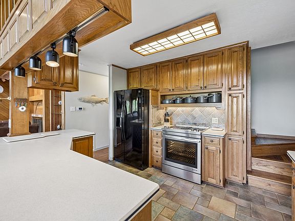 4th image of 86 Queens Dr