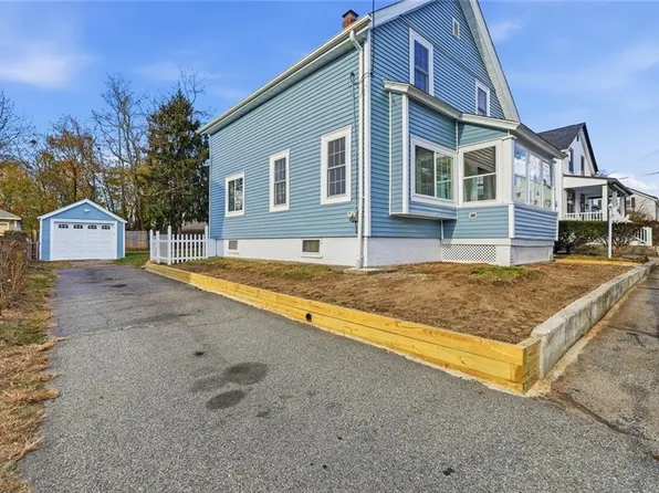 54 Dalton St E, Rumford, RI 02916