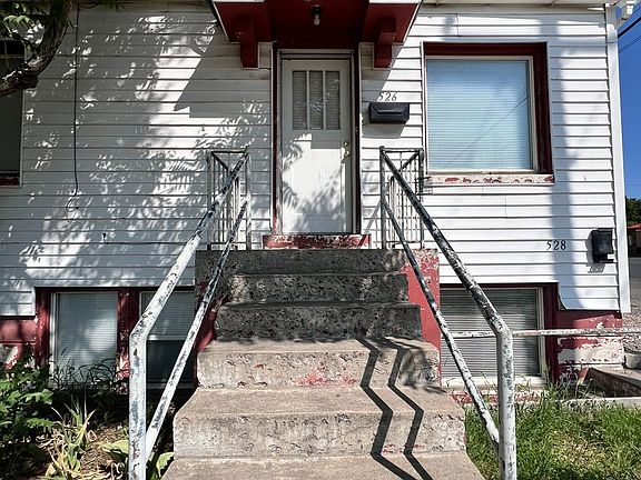 2nd image of 522-528 E Putnam St #526