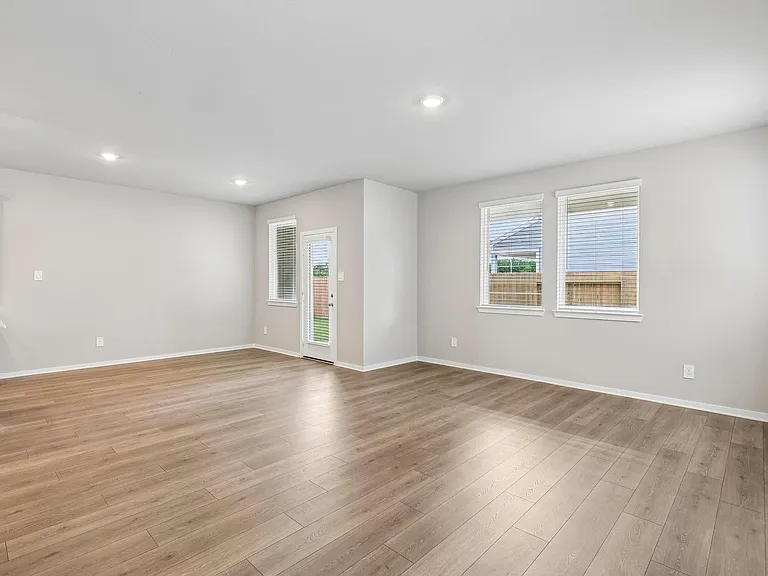 4215 Pine Springs Ct — Photo 4