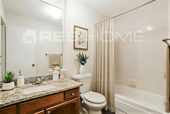 2400 Redbrook Ct — Photo 12