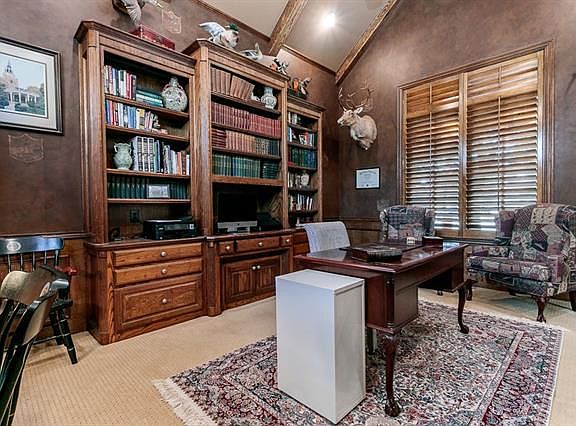 4th image of 2604 Lawton Ln