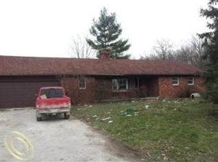 1400 Fox Rd, Wales, MI 48027