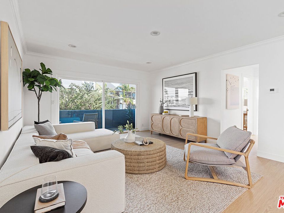 1st image of 423 Pier Ave APT 4