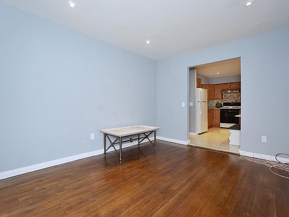 2nd image of 23 Strauss St Floor 1