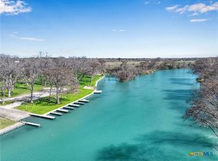953 River Bank, New Braunfels, TX 78130
