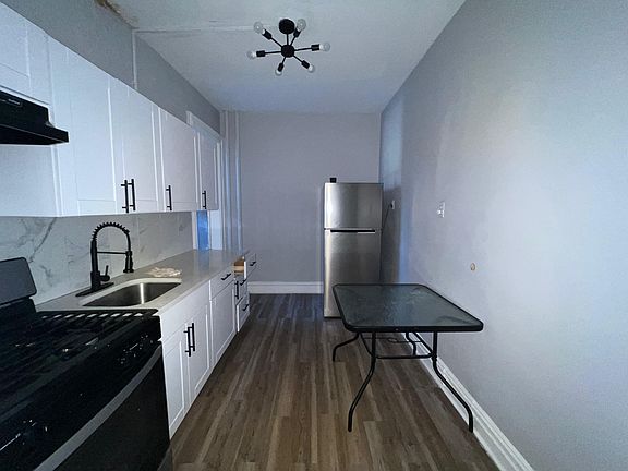 2nd image of 319 Summit Ave #5E