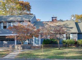 712 5th Ave, East Northport, NY 11731