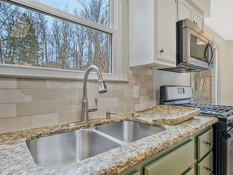 115 Pascal Dr — Photo 25
