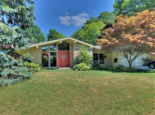 5615 Caribou Trl, Stevensville, MI 49127