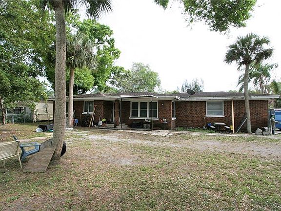 3rd image of 315 Monterey St