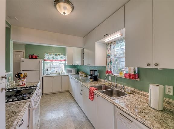 4th image of 206 Merribrook Trl
