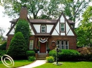 18 Sylvan Ave, Pleasant Ridge, MI 48069