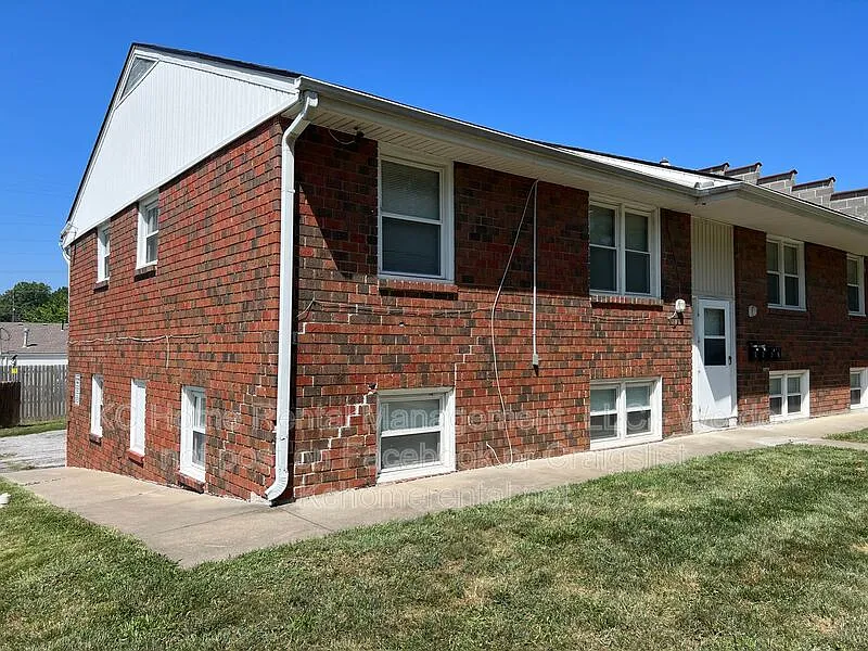 13428 Spring St — Photo 3