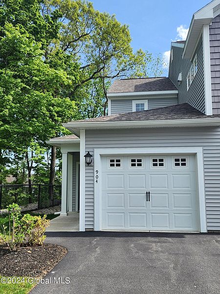 2nd image of 904 Grayson Place