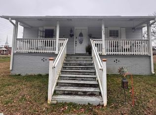 520 Buncombe St, Woodruff, SC 29388