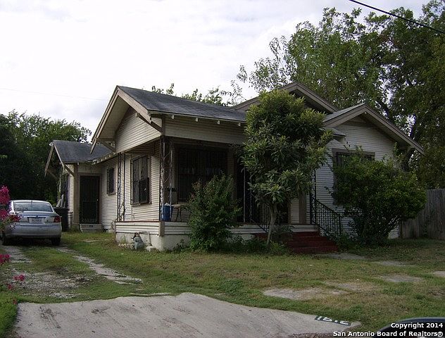 2nd image of 1612 N center