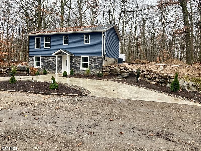 1st image of 14 Westbrook Ln