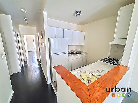 3rd image of 812 Rogers Ave #4