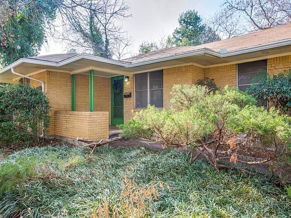 2nd image of 2115 Crestwood Pl