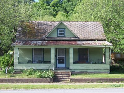 401 W Edgar Ave, Ronceverte, WV, 24970