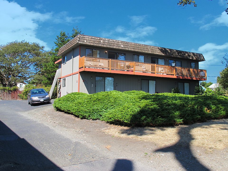 1st image of 440 SE Barrington Dr APT B201