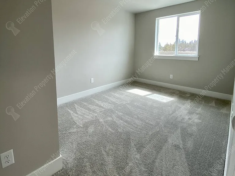 3035 NE Red Jasper Pl — Photo 15