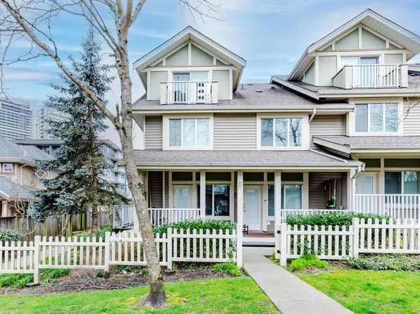 621 Langside Ave #7, Coquitlam, BC V3J 0A8